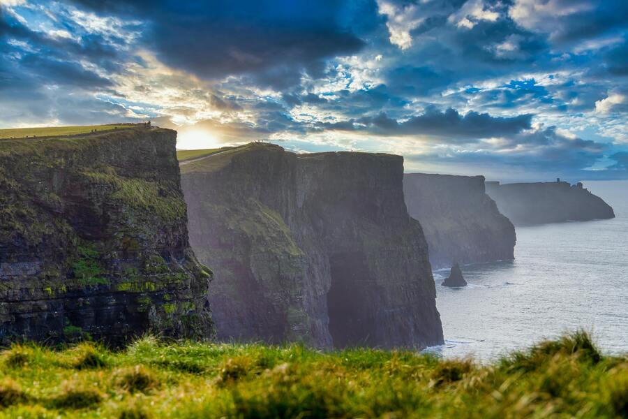 En magisk resa genom Irlands lummiga landskap