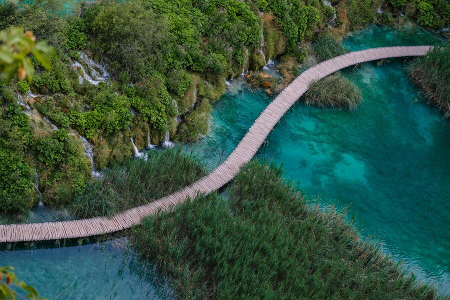 Kroatien bortom stränderna: En vandring i Plitvices förtrollande nationalpark